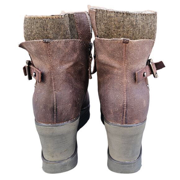 Brown Wedge Boots OTBT Descend Size 10 Distressed Leather Zip Buckle Fuzzy Lined - Picture 5 of 14